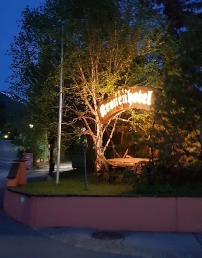 Das Kronen Hotel Зеефелд в Тирол Екстериор снимка