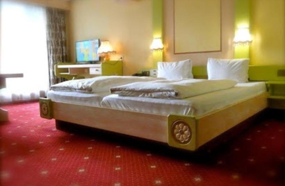 Das Kronen Hotel Зеефелд в Тирол Екстериор снимка